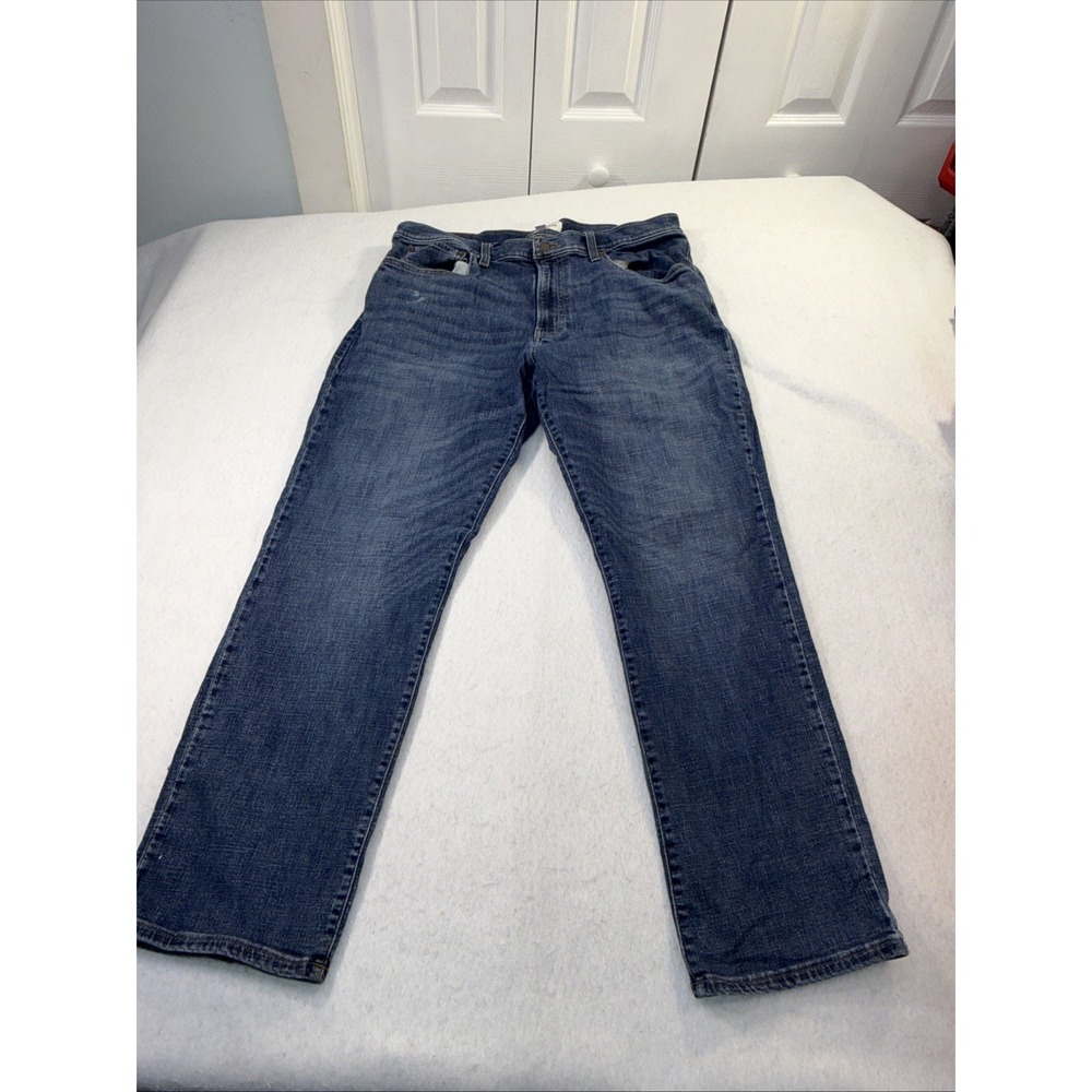 Lucky Brand Jeans Mens 36x32 Blue 223 Straight Leg Stretch Medium Wash Whiskers